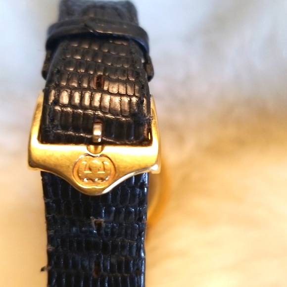 Authentic Vintage GUCCI Black & Gold Watch ⌚ - Picture 6 of 13